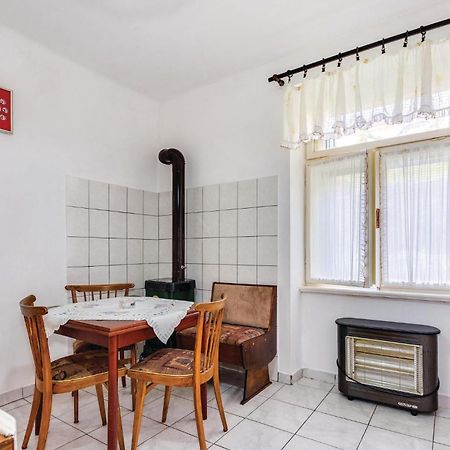 1 Bedroom Beautiful Apartment In 巴卡尔 外观 照片